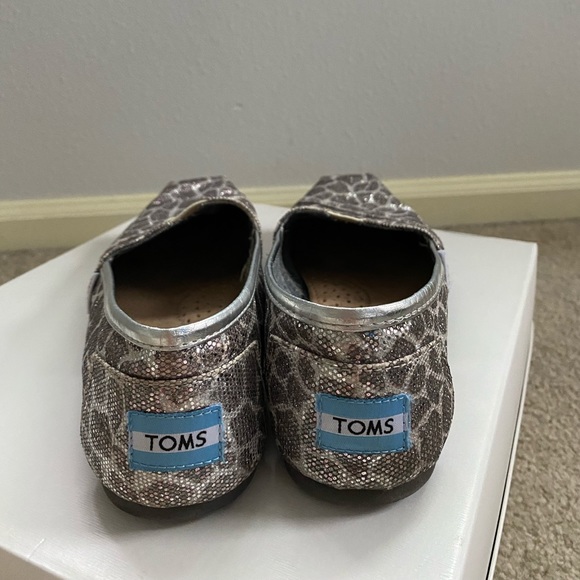 TOMS Giraffe Print Glitter size 8. In great condition - Picture 6 of 13